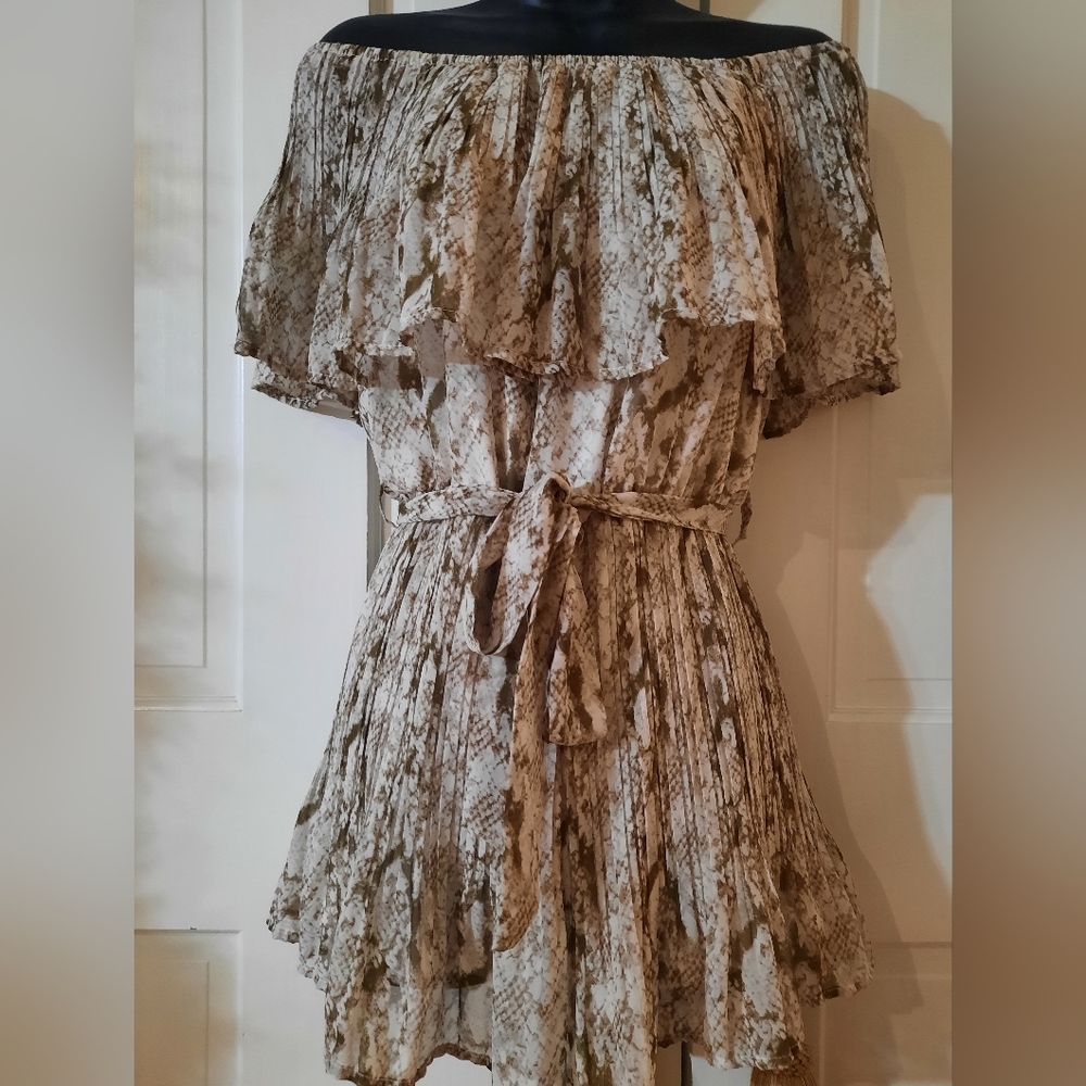 Woman's Snakeskin Print Strapless Romper - Size:M - Like New - Boutique Brand
